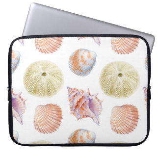 Zeevallige delen van zeeschelpen. WATERVERF i Laptop Sleeve
