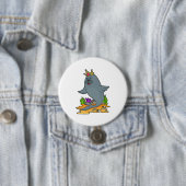 Zegel als koning met kroon ronde button 7,6 cm (In situ)