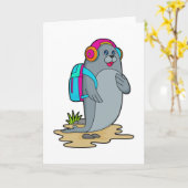 Zegel als wandelaar met rugzak kaart (Gele Bloem)