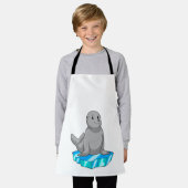 Zegel met ijsvleugel schort (Gedragen)