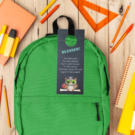 Zegening van de rugzakken uil kerk gebed deurhanger