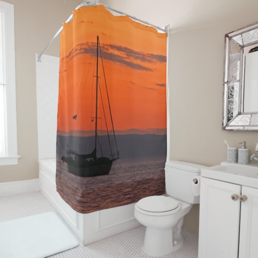 Zeilboot bij Sunset Oranje Sky Shower Curtain Douchegordijn (In situ)