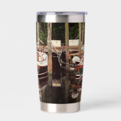  zeilboot bij Tropical Dock - Geïsoleerde Drinkbeker (Links)