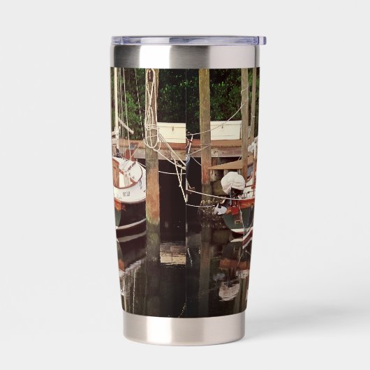  zeilboot bij Tropical Dock - Geïsoleerde Drinkbeker (Links)