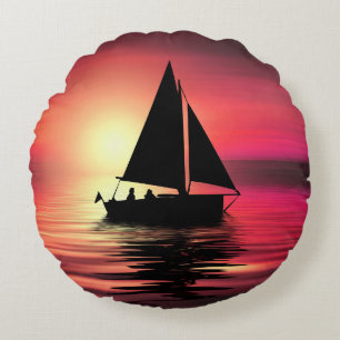 Zeilboot bij zonsondergang op zee Kunst ontwerp Rond Kussen