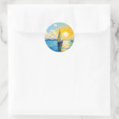 Zeilboot bij zonsondergang ronde sticker (Tas)