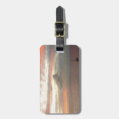 Zeilboot in Sunset Beauful Pink Seascape Bagagelabel (Voorkant verticaal)