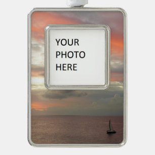 Zeilboot in Sunset Beauful Pink Seascape Verzilverd Omlijst Ornament