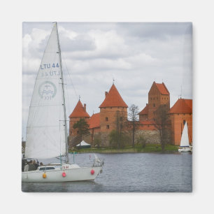 Zeilboot met eilandkasteel bij Galvemeer, Magneet