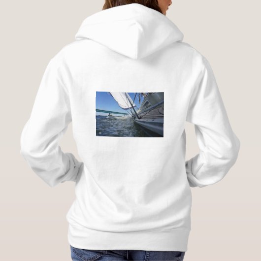 Zeilboot met koers op brug. hoodie (Achterkant)