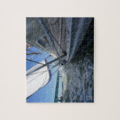 Zeilboot met koers op brug. legpuzzel (Verticaal)