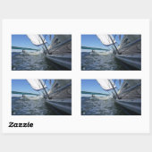 Zeilboot met koers op brug. rechthoekige sticker (Vel)