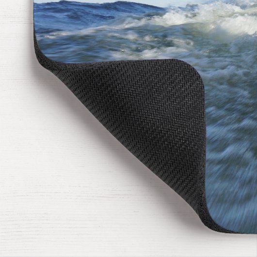 Zeilboot met lege horizon voor avontuur. muismat (Hoek)