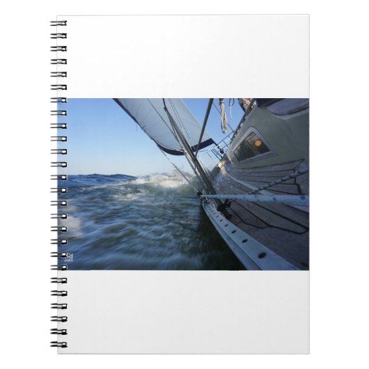 Zeilboot met lege horizon voor avontuur. notitieboek (Voorkant)