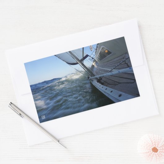 Zeilboot met lege horizon voor avontuur. rechthoekige sticker (Envelop)