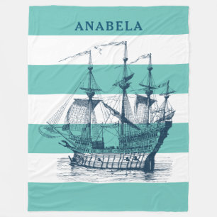 Zeilboot met  marineblauw fleece deken