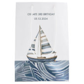 Zeilboot nautische verjaardag medium cadeauzakje (Achterkant)