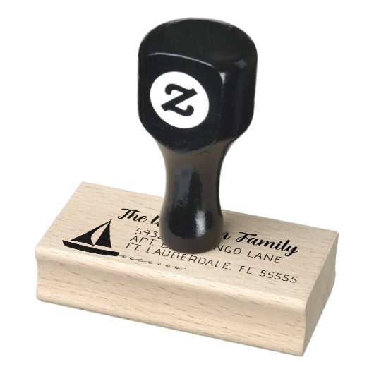 Zeilboot op de naam van de waterfamilie rubberstempel (Stempel)