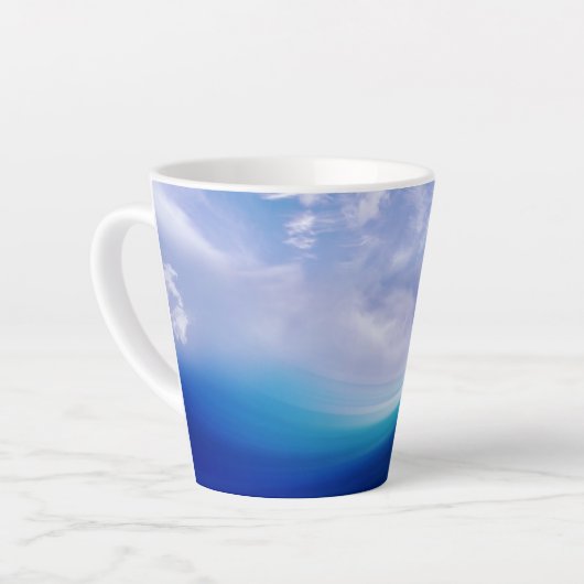 Zeilboot op een epic Wave Latte Mok (Linkerhoek)