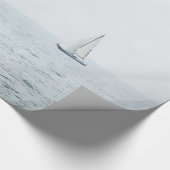 Zeilboot op Misty Blue Ocean Sail Boat Sailing Cadeaupapier (Hoek)