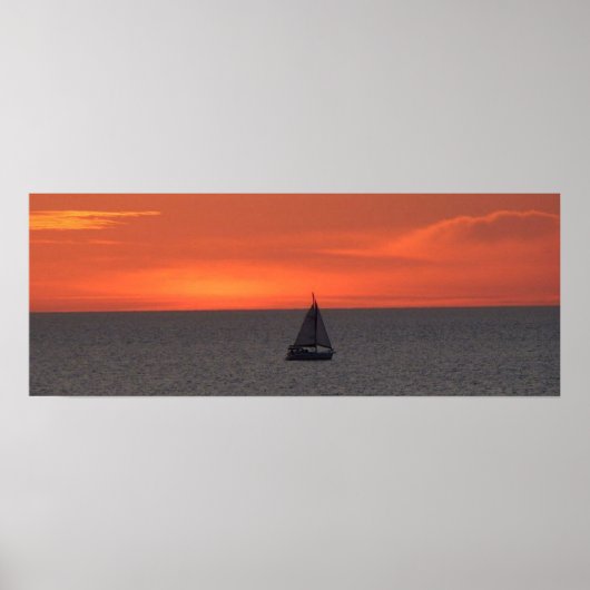 Zeilboot Op Zee Bij Zonsondergang Poster (Voorkant)