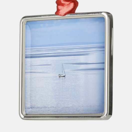Zeilboot op zee, Nautisch, blauw waterhemel Metalen Ornament (Links)