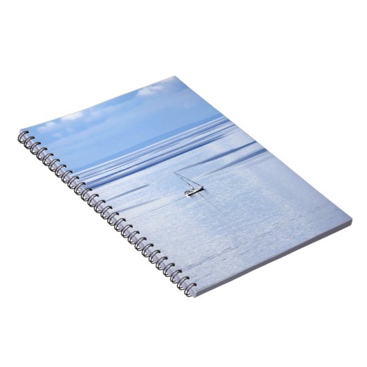 Zeilboot op zee, Nautisch, blauw waterhemel Notitieboek (Rechterzijde)