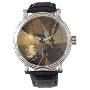 Zeilbootdek, richting ondergaande zon horloge