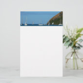 Zeilboten in de witte en blauwe zee briefpapier (Staand voorkant)