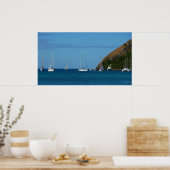 Zeilboten in de witte en blauwe zee poster (Keuken)