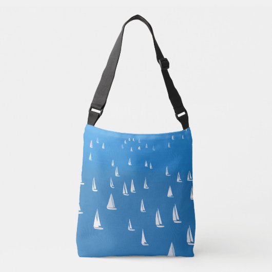 Zeilboten in diep blauw Zee - Regatta Sailships Crossbody Tas (Voorkant)