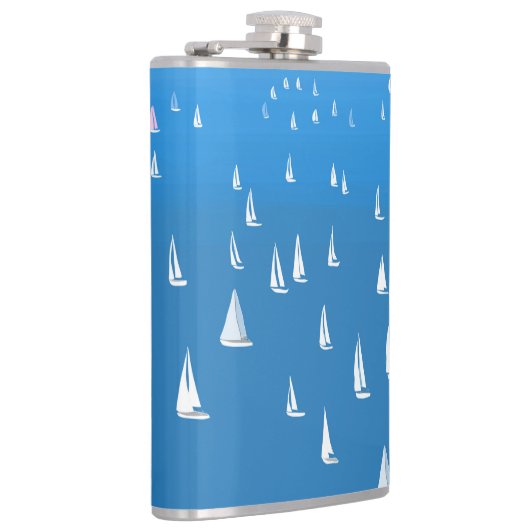 Zeilboten in diep blauw Zee - Regatta Sailships Heupfles (Rechts)