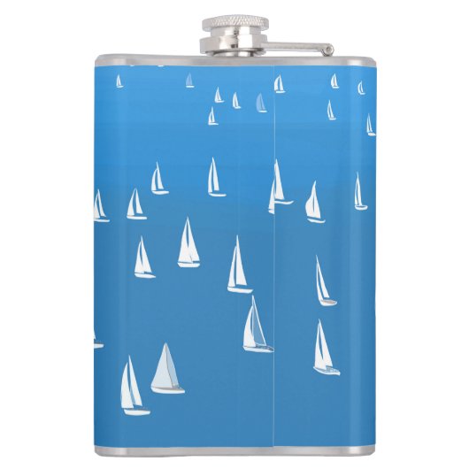 Zeilboten in diep blauw Zee - Regatta Sailships Heupfles (Achterkant)