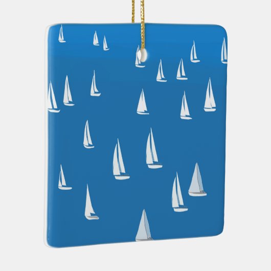 Zeilboten in diep blauw Zee - Regatta Sailships Keramisch Ornament (Rechts)