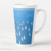 Zeilboten in diep blauw Zee - Regatta Sailships Latte Mok (Rechts)