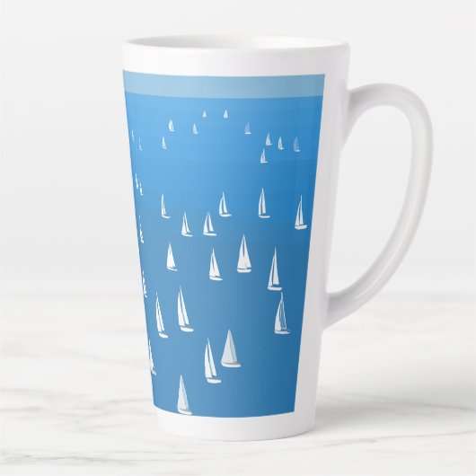 Zeilboten in diep blauw Zee - Regatta Sailships Latte Mok (Rechts)