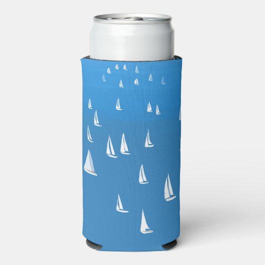 Zeilboten in diep blauw Zee - Regatta Sailships Seltzer Blikjeskoeler (Seltzer Achterkant)