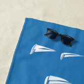 Zeilboten in diep blauw Zee - Regatta Sailships Strandlaken (In situ)