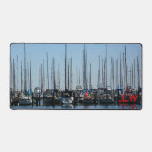 Zeilboten in een rij nautische kust fotografisch bureaumat (Voorkant)