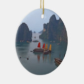 Zeilboten in Ha Long Bay - Vietnam, Azië Keramisch Ornament (Rechts)