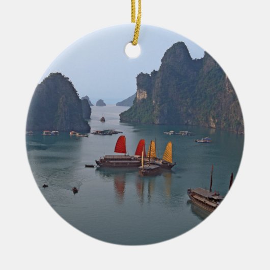 Zeilboten in Ha Long Bay - Vietnam, Azië Keramisch Ornament (Voorkant)