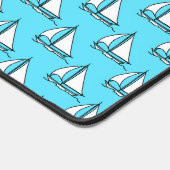 Zeilboten op blauw Zee Bureaumat (Hoek)