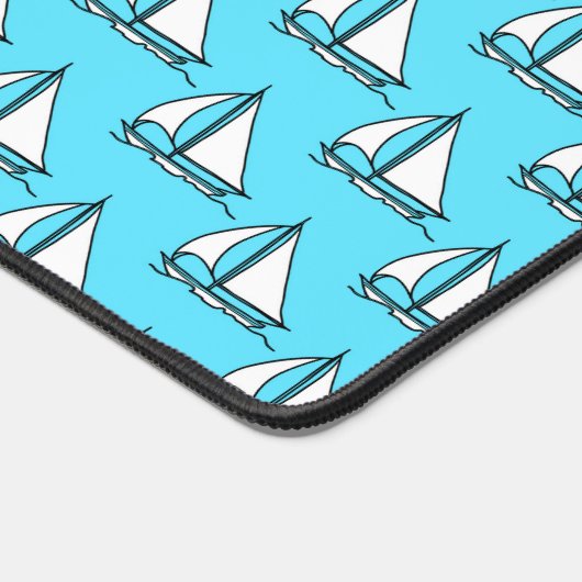 Zeilboten op blauw Zee Bureaumat (Hoek)