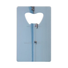 Zeilboten op de rivier creditkaart flessenopener