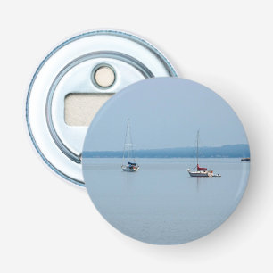 Zeilboten op de rivier flesopener button flesopener