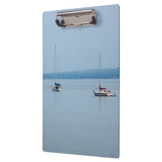 Zeilboten op de rivier klembord (Links)