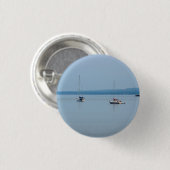 Zeilboten op de rivier ronde button 3,2 cm (Voorkant /achterkant)