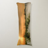 Zeilen bij zonsopgang lichaamskussen (Voorkant Verticaal)