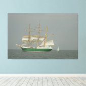 zeilen op een werelddag canvas afdruk (Insitu (Houten vloer))