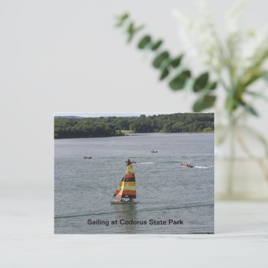 Zeilen op het meer briefkaart (Staand voorkant)